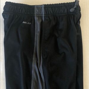 Nike Dri Fit Boys Shorts Size S